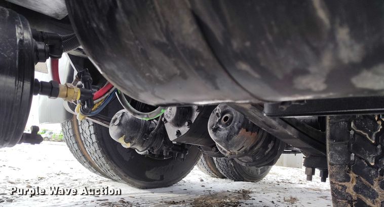 image for item DT0884 2016 Freightliner Cascadia 113 semi truck