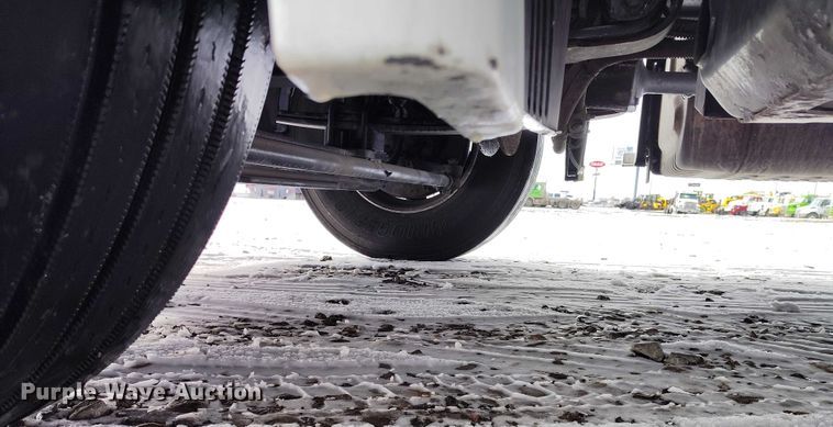 image for item DT0884 2016 Freightliner Cascadia 113 semi truck