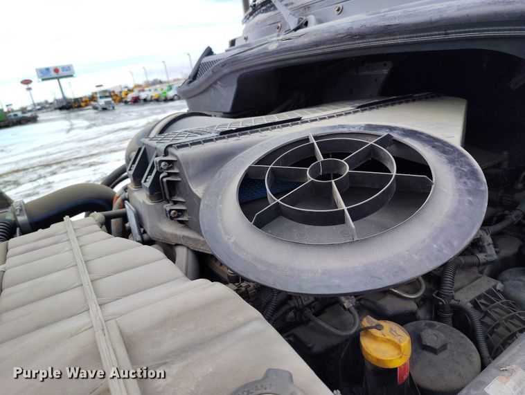 image for item DT0884 2016 Freightliner Cascadia 113 semi truck