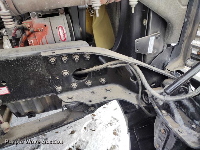 image for item DT0884 2016 Freightliner Cascadia 113 semi truck