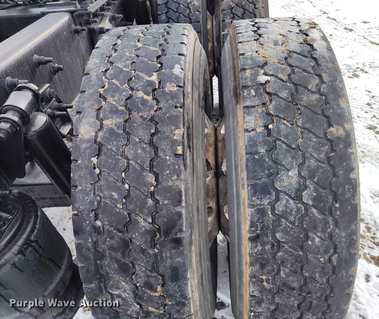 image for item DT0884 2016 Freightliner Cascadia 113 semi truck