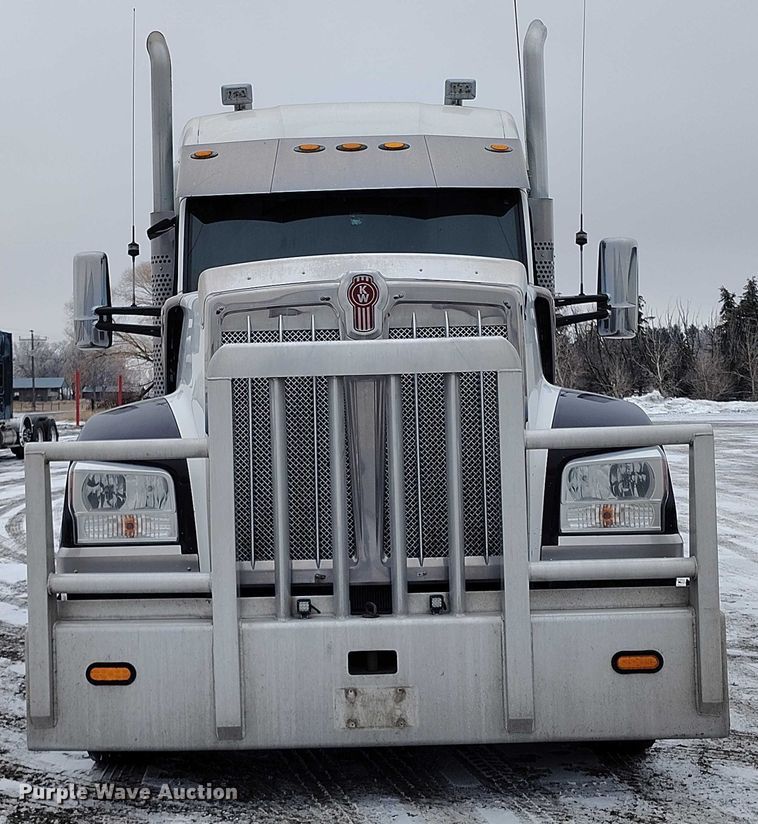image for item DT0889 2020 Kenworth W990 semi truck
