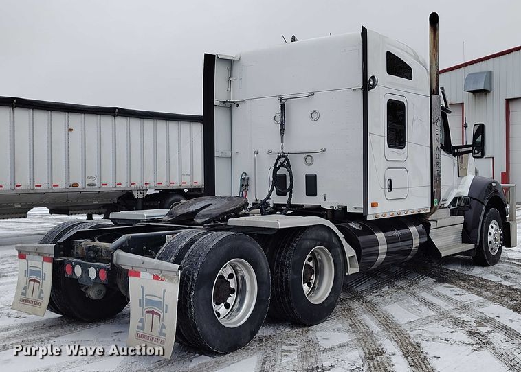 image for item DT0889 2020 Kenworth W990 semi truck