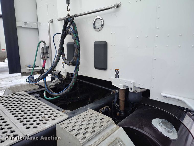 image for item DT0889 2020 Kenworth W990 semi truck