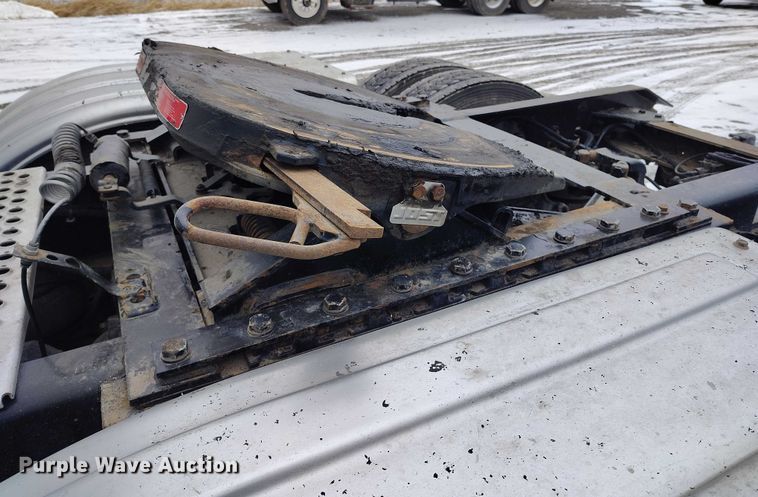 image for item DT0889 2020 Kenworth W990 semi truck