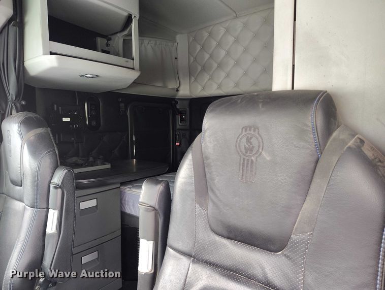 image for item DT0889 2020 Kenworth W990 semi truck