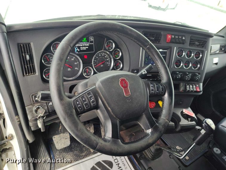 image for item DT0889 2020 Kenworth W990 semi truck