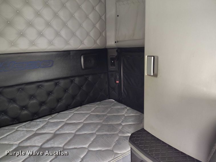 image for item DT0889 2020 Kenworth W990 semi truck