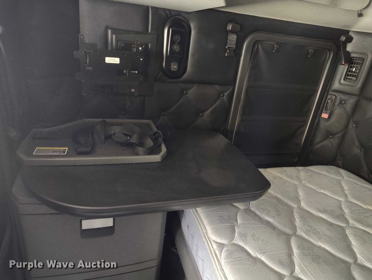 image for item DT0889 2020 Kenworth W990 semi truck