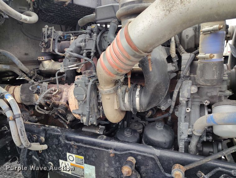 image for item DT0889 2020 Kenworth W990 semi truck