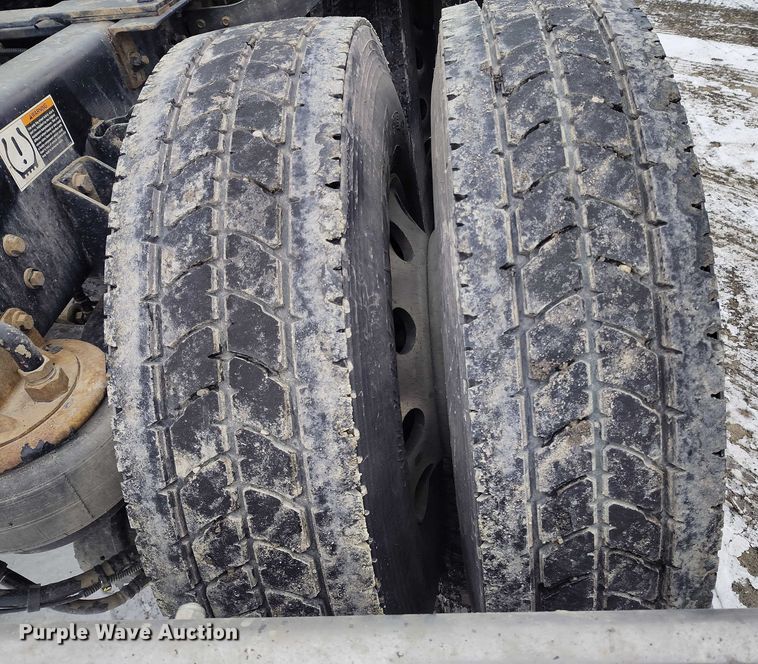 image for item DT0889 2020 Kenworth W990 semi truck