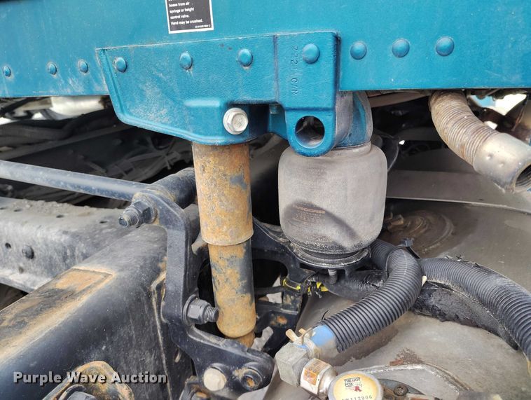 image for item DT0890 2020 Kenworth W990 semi truck