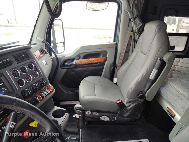 image for item DT0890 2020 Kenworth W990 semi truck