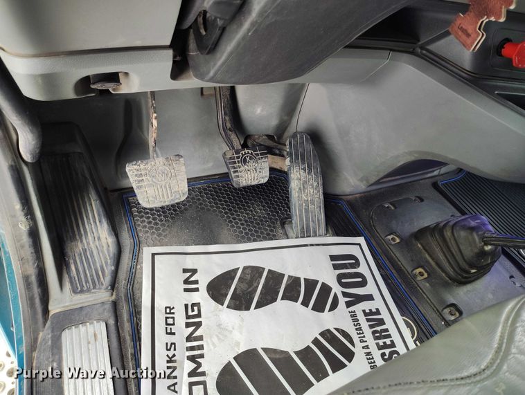 image for item DT0890 2020 Kenworth W990 semi truck