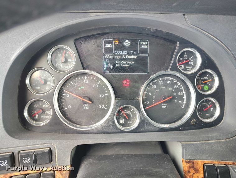 image for item DT0890 2020 Kenworth W990 semi truck