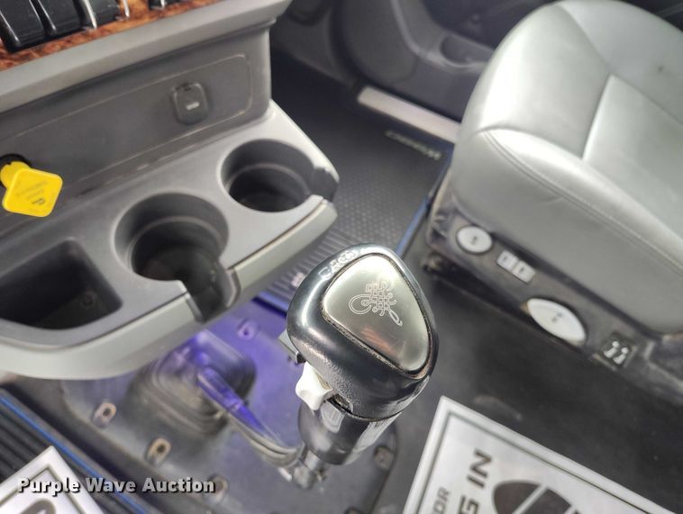 image for item DT0890 2020 Kenworth W990 semi truck