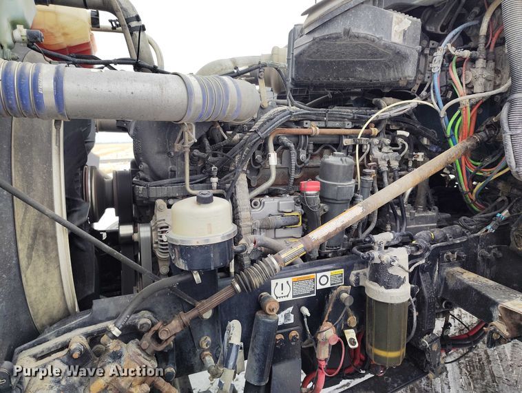 image for item DT0890 2020 Kenworth W990 semi truck