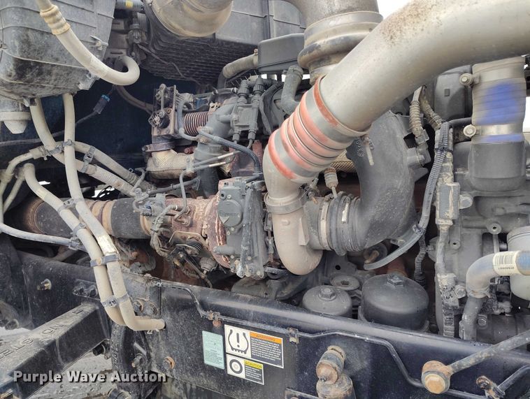 image for item DT0890 2020 Kenworth W990 semi truck