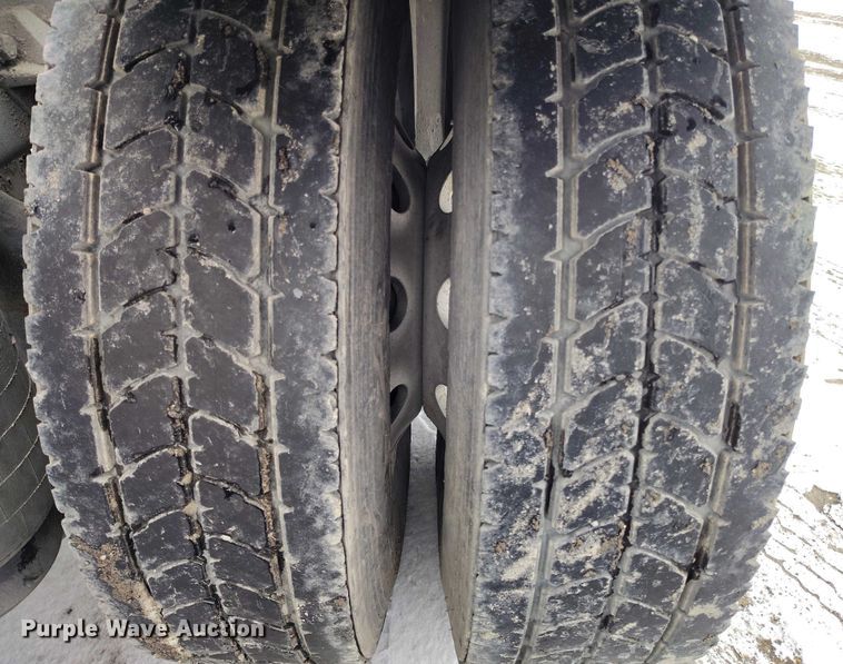 image for item DT0890 2020 Kenworth W990 semi truck