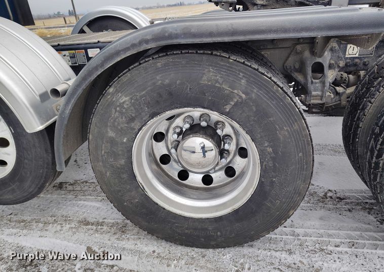 image for item DT0890 2020 Kenworth W990 semi truck