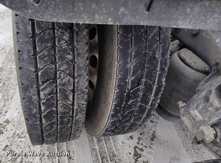 image for item DT0890 2020 Kenworth W990 semi truck