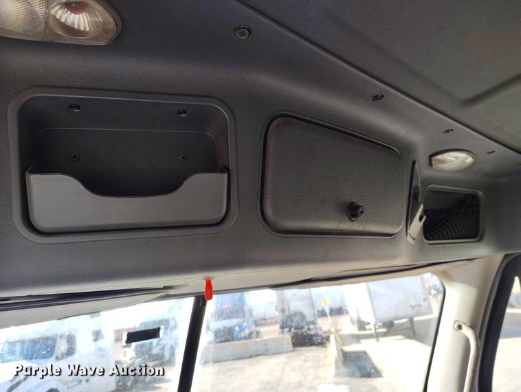 image for item DT0894 2018 Freightliner Cascadia 125 semi truck