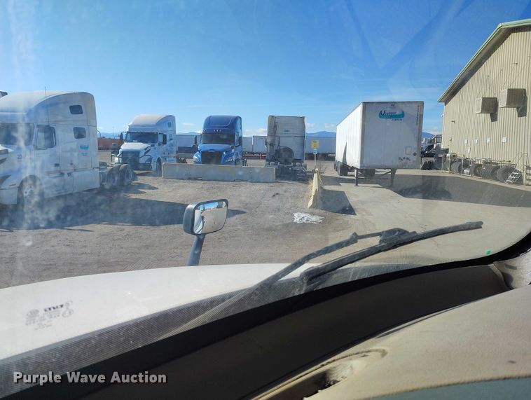 image for item DT0894 2018 Freightliner Cascadia 125 semi truck