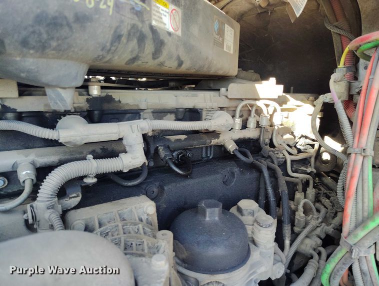 image for item DT0894 2018 Freightliner Cascadia 125 semi truck