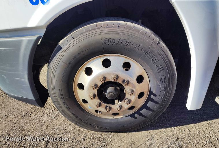 image for item DT0894 2018 Freightliner Cascadia 125 semi truck