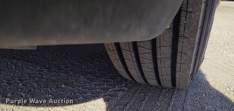 image for item DT0894 2018 Freightliner Cascadia 125 semi truck