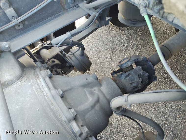 image for item DT0895 2020 Freightliner Cascadia 126 semi truck