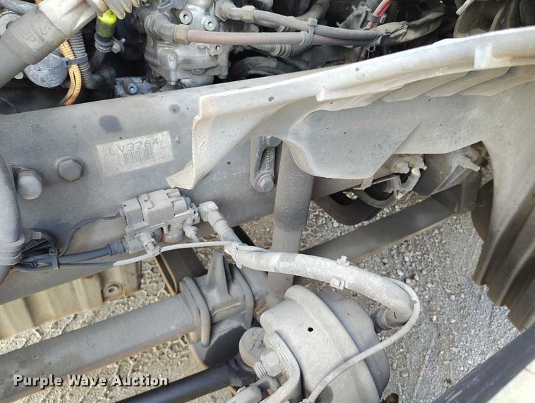 image for item DT0895 2020 Freightliner Cascadia 126 semi truck