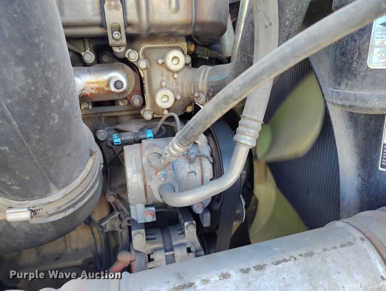 image for item DT0895 2020 Freightliner Cascadia 126 semi truck