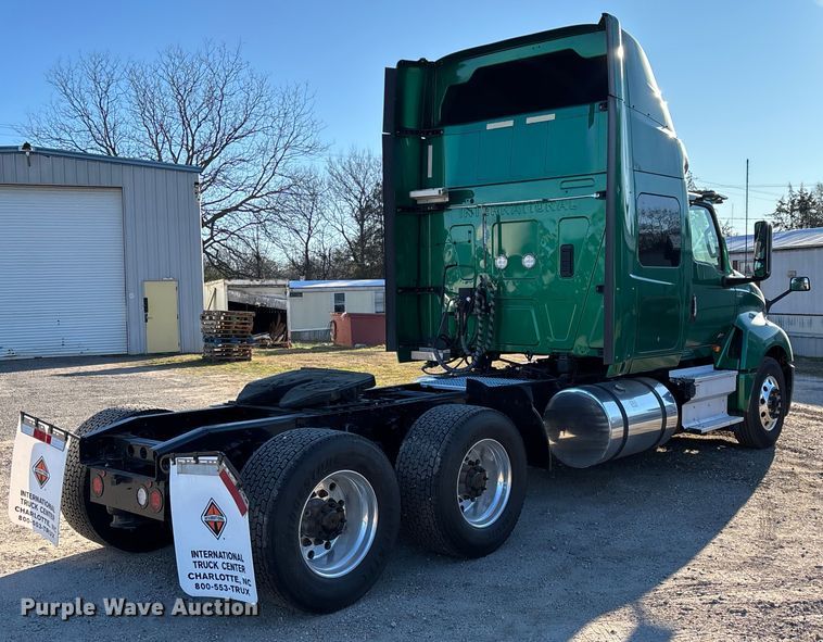 image for item DU0364 2020 International LT625 semi truck