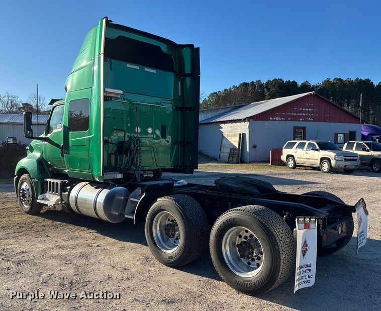 image for item DU0364 2020 International LT625 semi truck