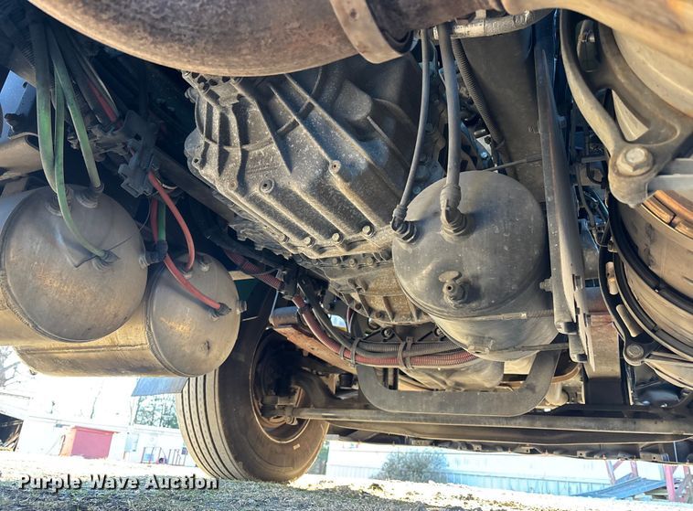 image for item DU0364 2020 International LT625 semi truck