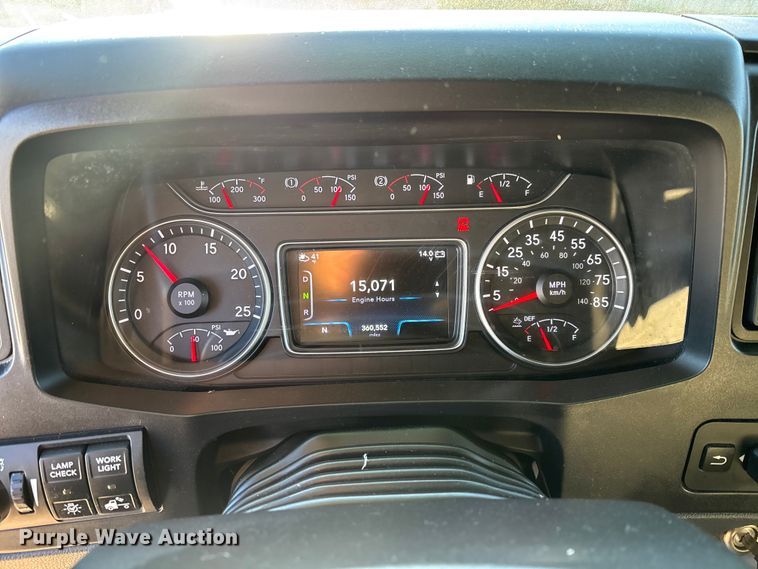 image for item DU0364 2020 International LT625 semi truck