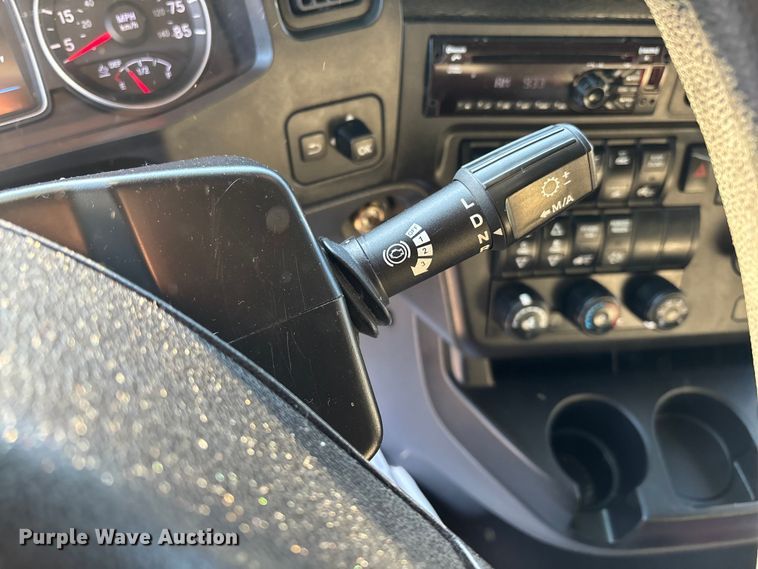 image for item DU0364 2020 International LT625 semi truck