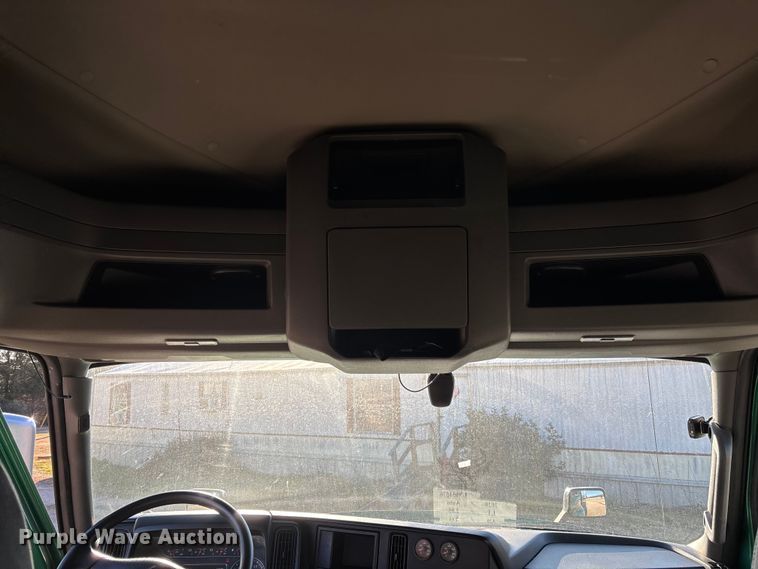 image for item DU0364 2020 International LT625 semi truck