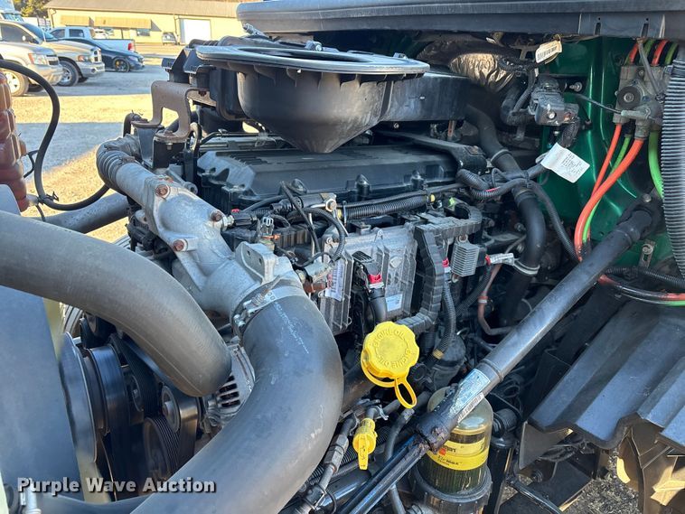 image for item DU0364 2020 International LT625 semi truck