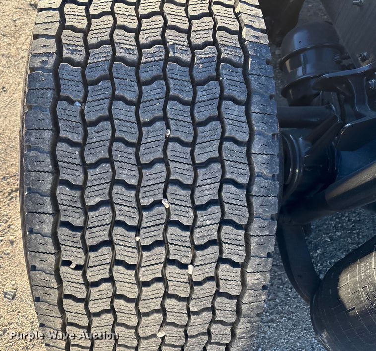 image for item DU0364 2020 International LT625 semi truck