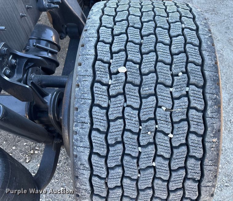 image for item DU0364 2020 International LT625 semi truck