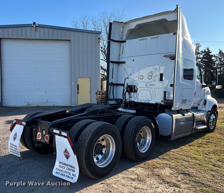 image for item DU0365 2019 International LT625 semi truck