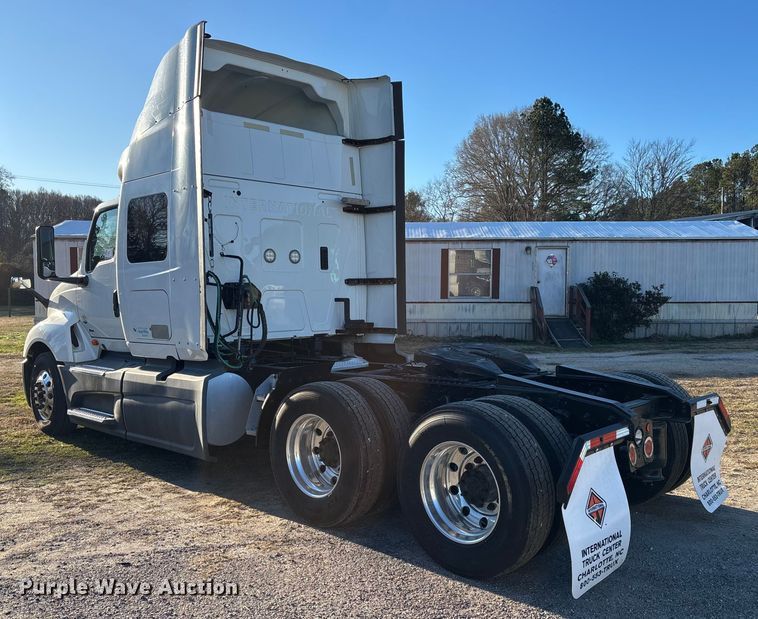 image for item DU0365 2019 International LT625 semi truck