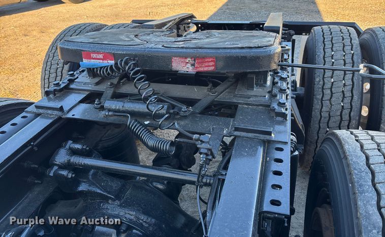 image for item DU0365 2019 International LT625 semi truck