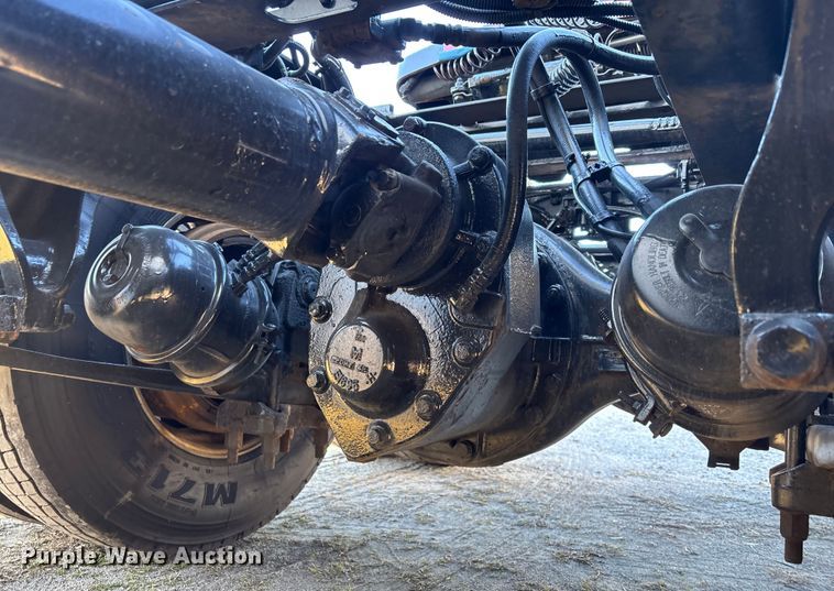 image for item DU0365 2019 International LT625 semi truck