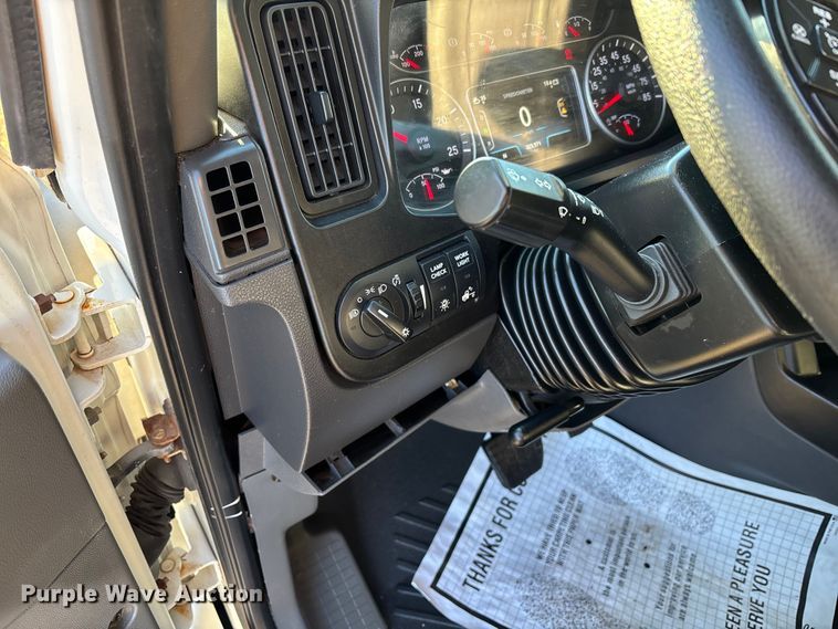 image for item DU0365 2019 International LT625 semi truck