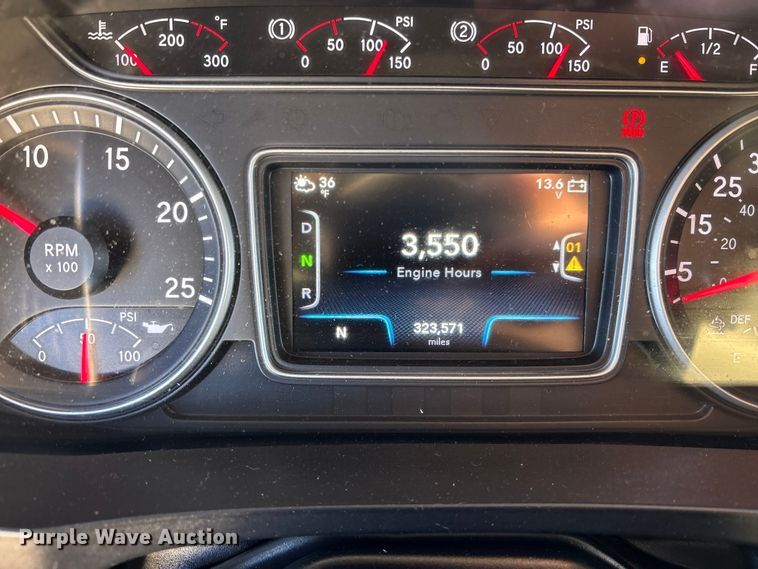 image for item DU0365 2019 International LT625 semi truck