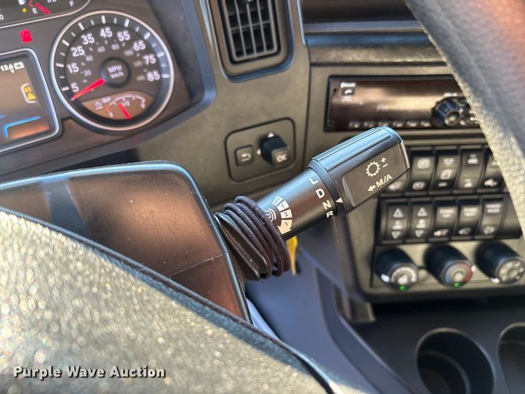 image for item DU0365 2019 International LT625 semi truck