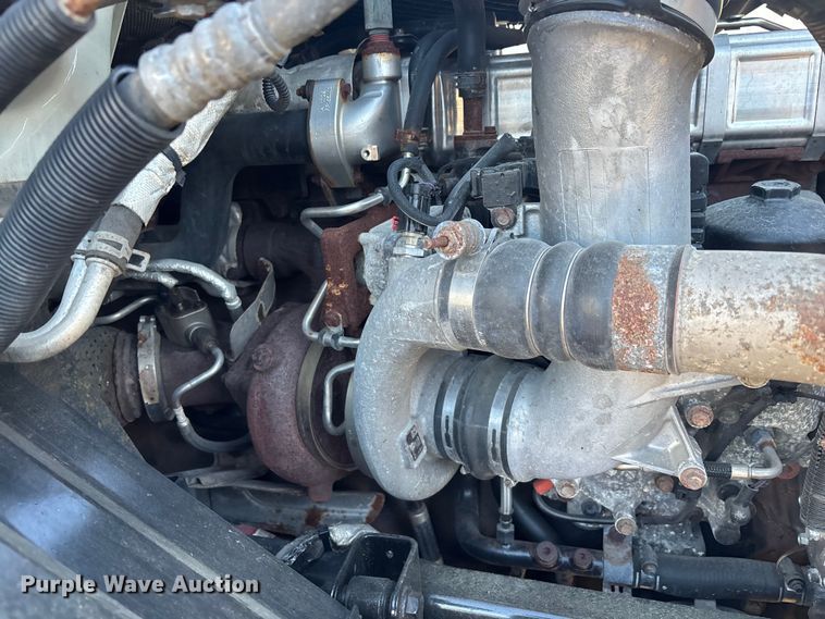 image for item DU0365 2019 International LT625 semi truck